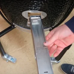 Kamado Monolith Classic Pro Series 2.0 Burdeos Con Pies -Ofertas Sabores BBQ Tienda Kamado Monolith Completo Rojo 9